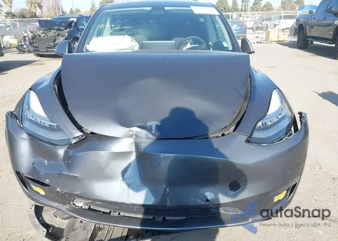 2022 Tesla Model Y Long Range Dual Motor All-Wheel Drive z USA, uszkodzony, nr VIN 7SAYGDEE6NF357642